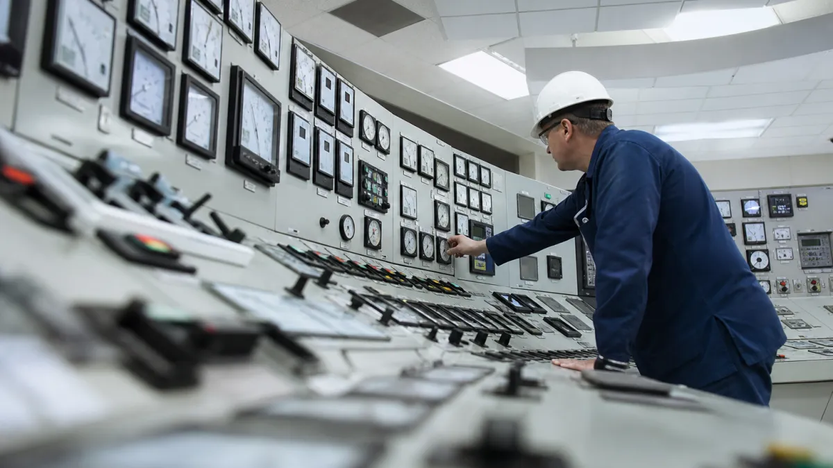 Énergie nucléaire : fonctionnement, avantages et enjeux